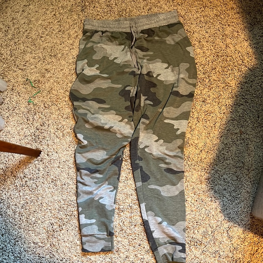 Grace & Lace camo joggers